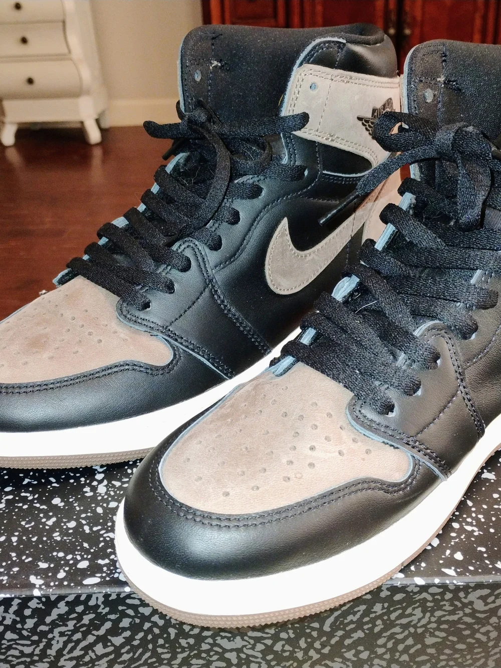 Nike Air Jordan 1 Retro High O.G. Palomino Sneakers - Black & Taupe Size 12 VGC